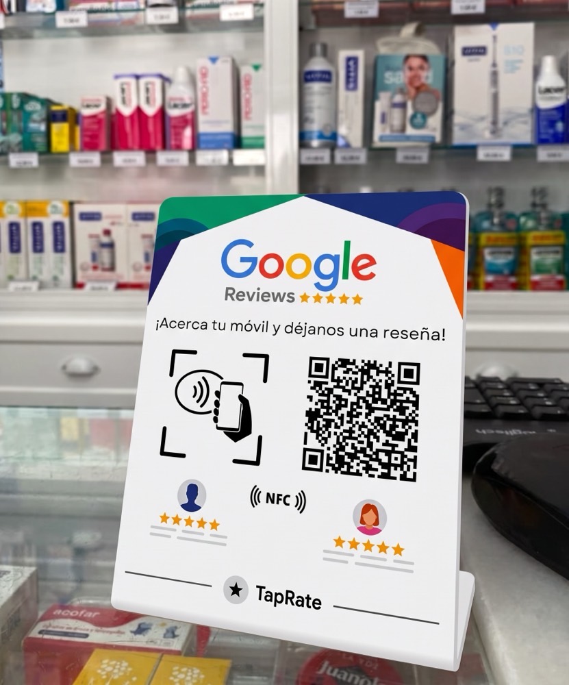 Tarjeta TapRate junto a la caja de una farmacia